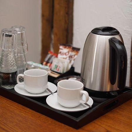 Отель The Dudley Arms Llandrillo Экстерьер фото