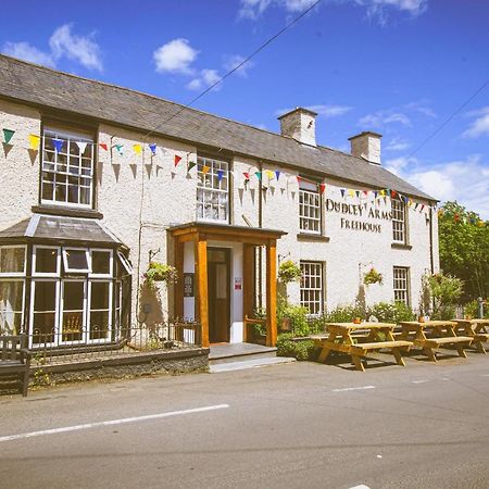 Отель The Dudley Arms Llandrillo Экстерьер фото