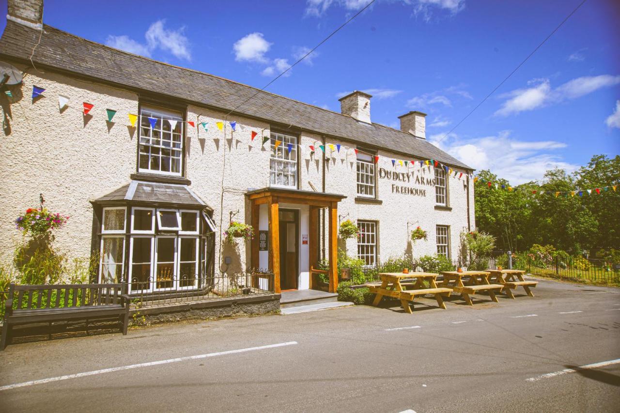 Отель The Dudley Arms Llandrillo Экстерьер фото